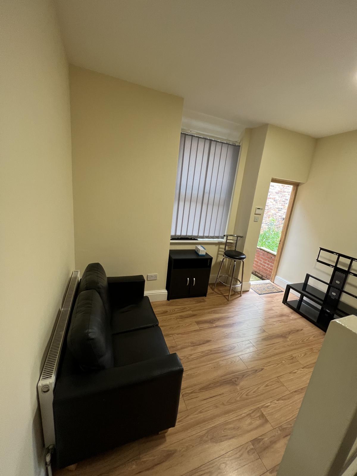 Flat Brighton Grove in Manchester