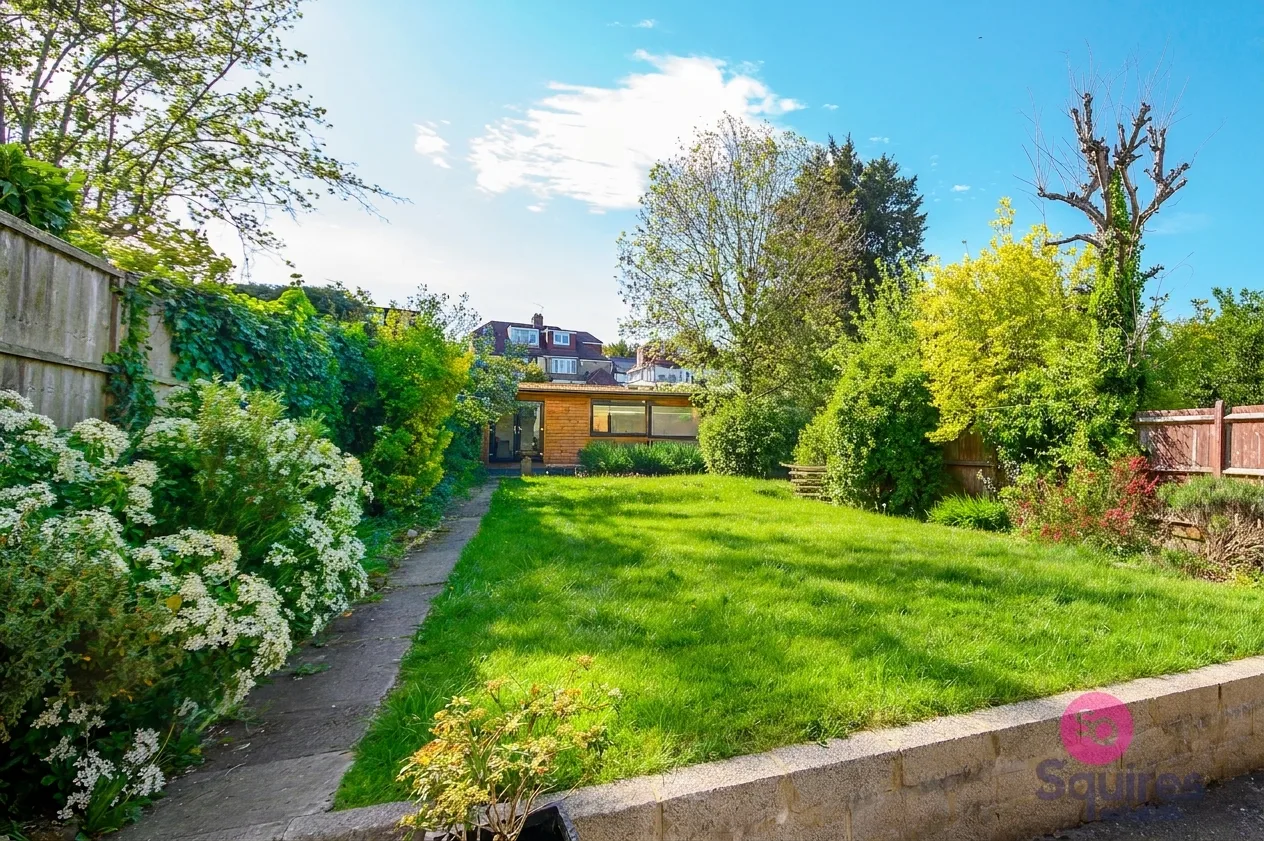House Rowsley Avenue in Greater London