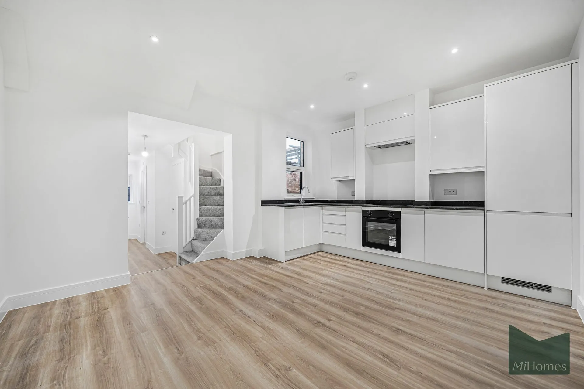 Flat Wood Street in Greater London