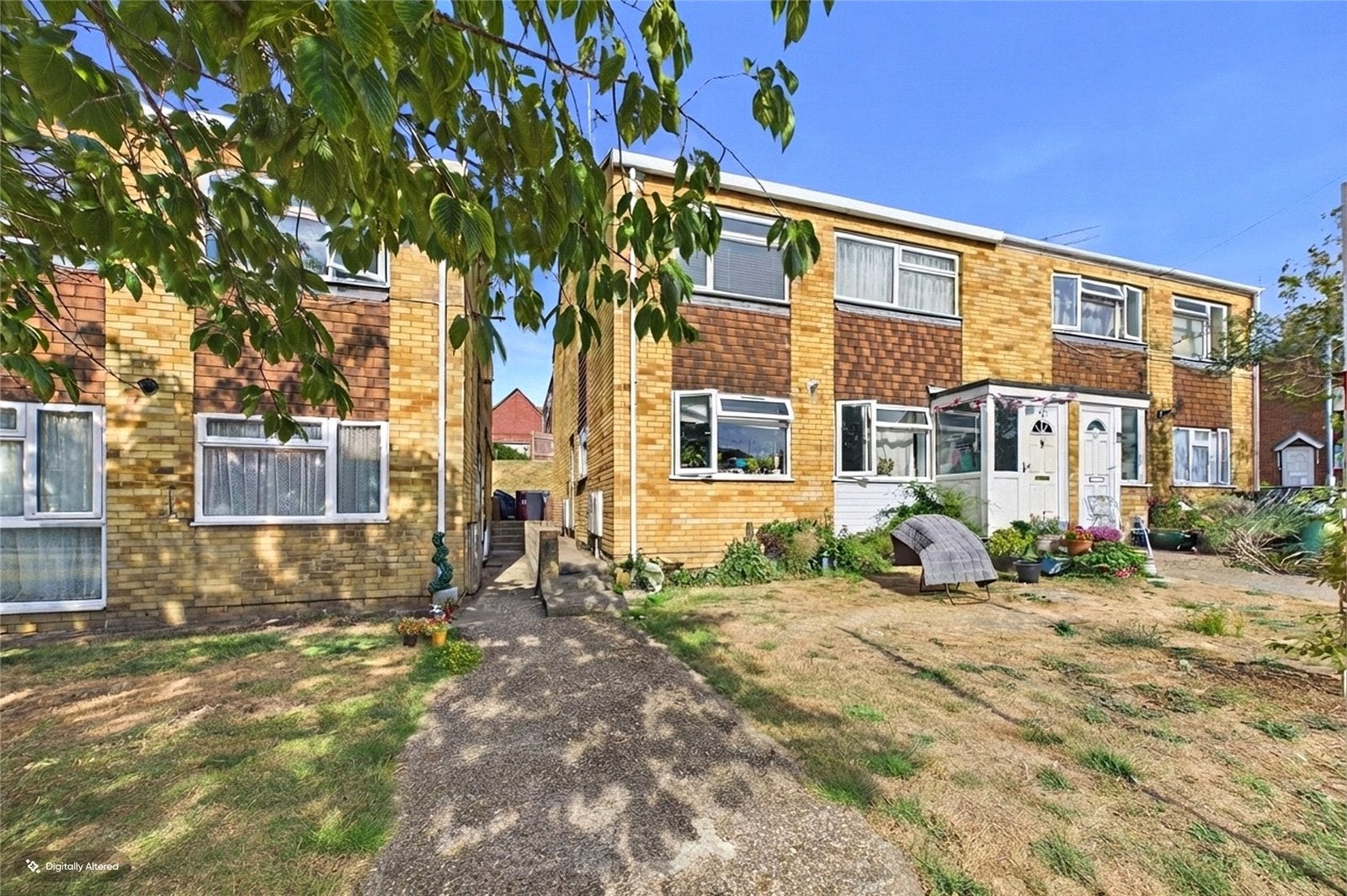 Flat Lower Elmstone Drive in Reading