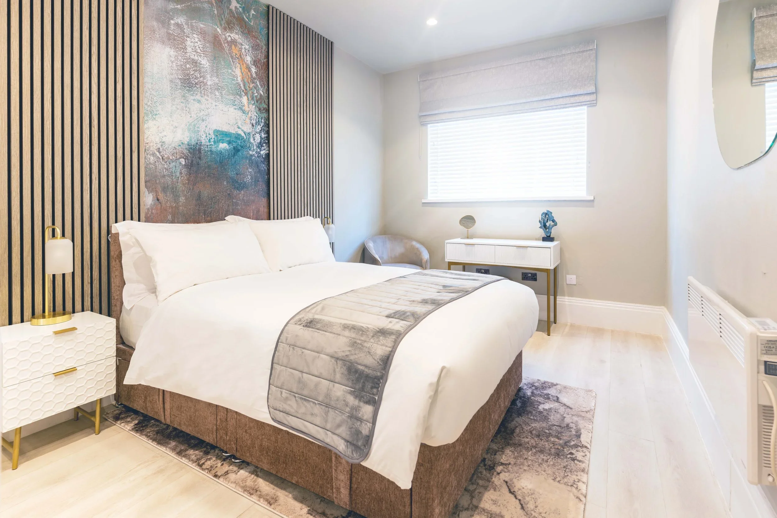 Flat Bath Road in Greater London