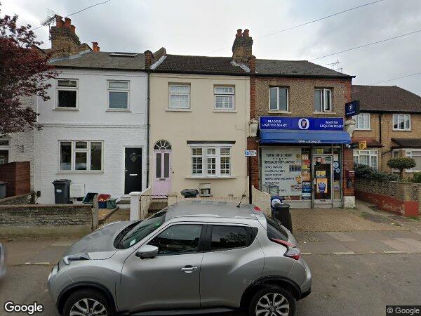 Flat Worton Road in Greater London