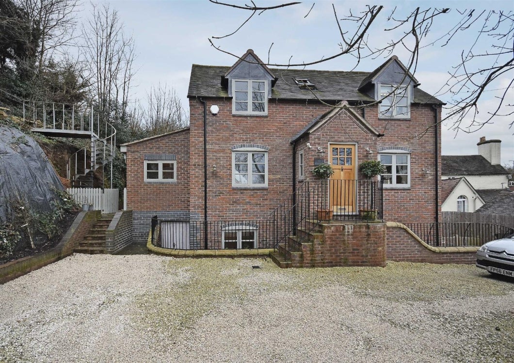 House Cann Hall Drive in Bridgnorth