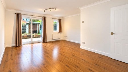 House Cotswold Way in Greater London