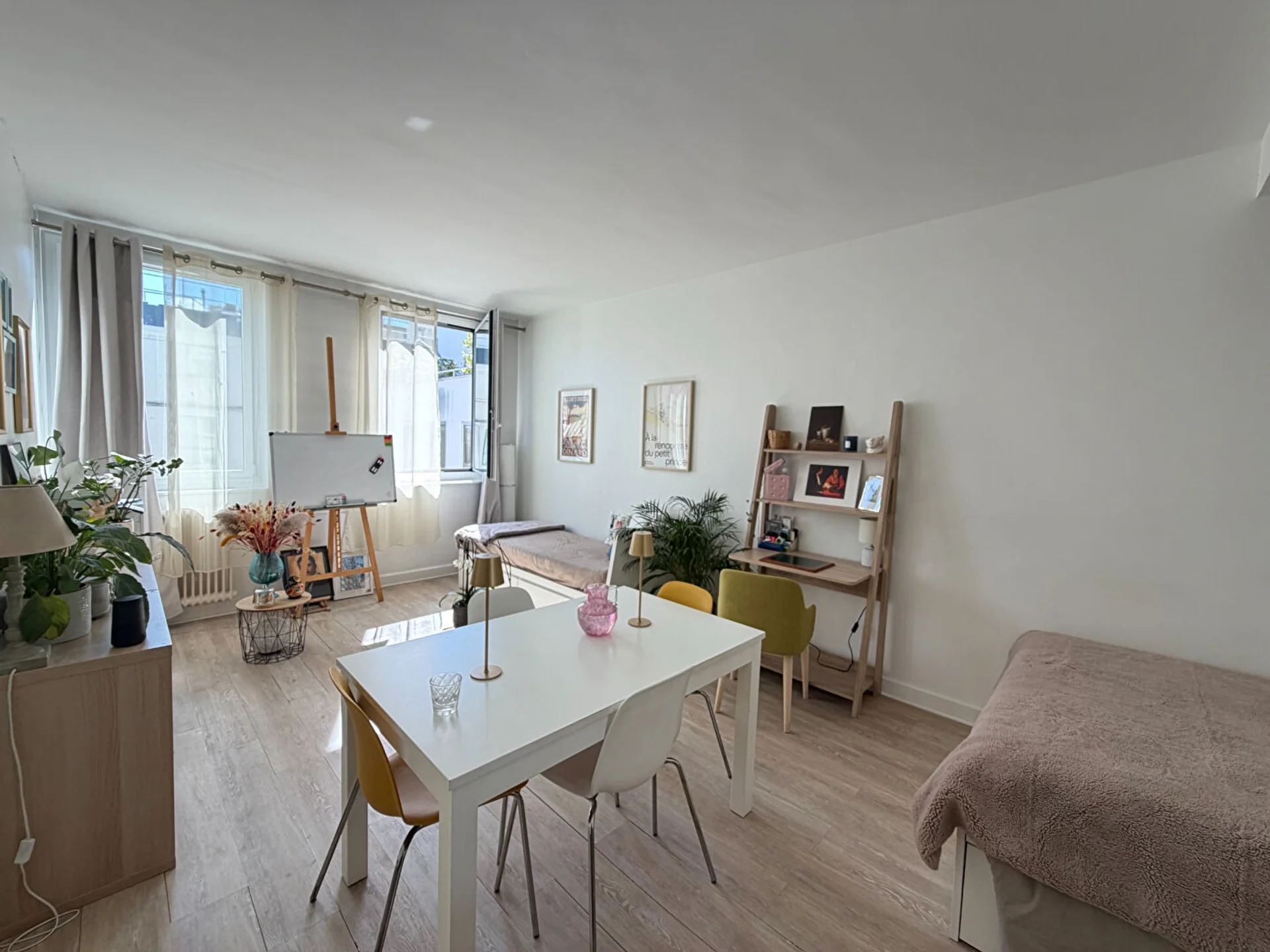 Appartement Rue Croix des Petits Champs à Paris