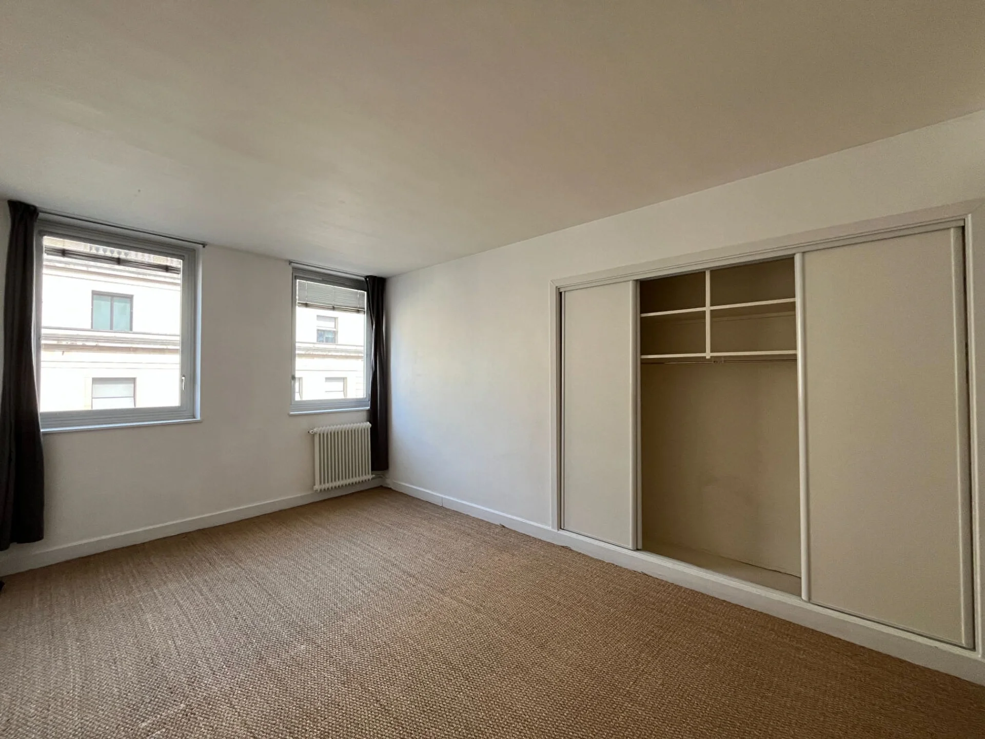 Appartement Rue Croix des Petits Champs à Paris