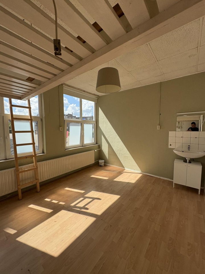 Room Bisschop Zwijsenstraat in Tilburg