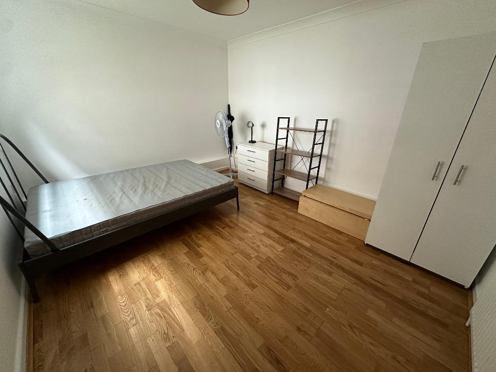 Flat Uxbridge Road in Greater London