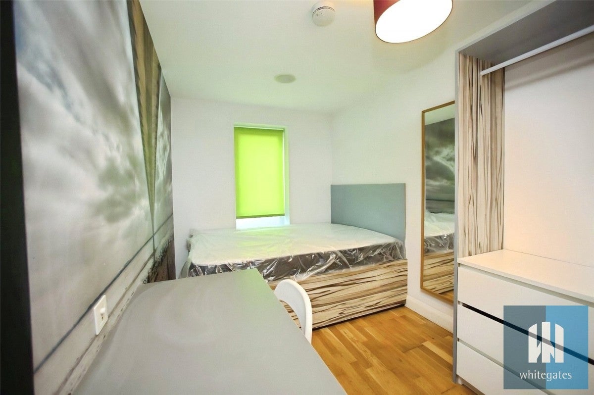 Room Whitegate Road in Kirklees