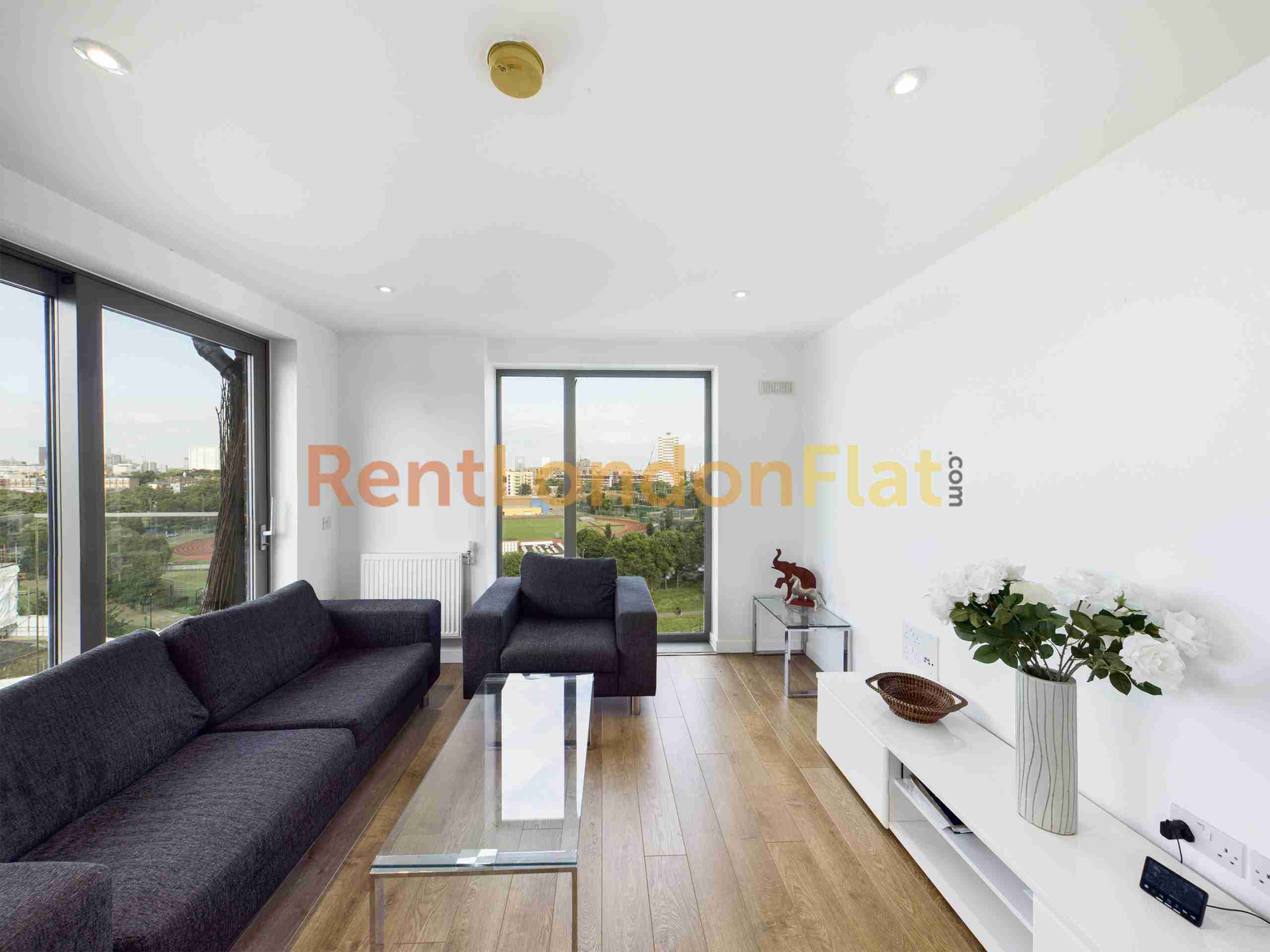 Flat Ben Jonson Road in Greater London