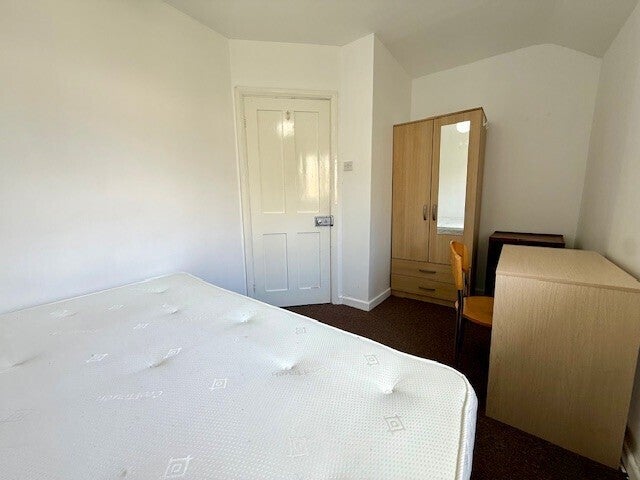 Room Donnington Bridge Road in Oxford