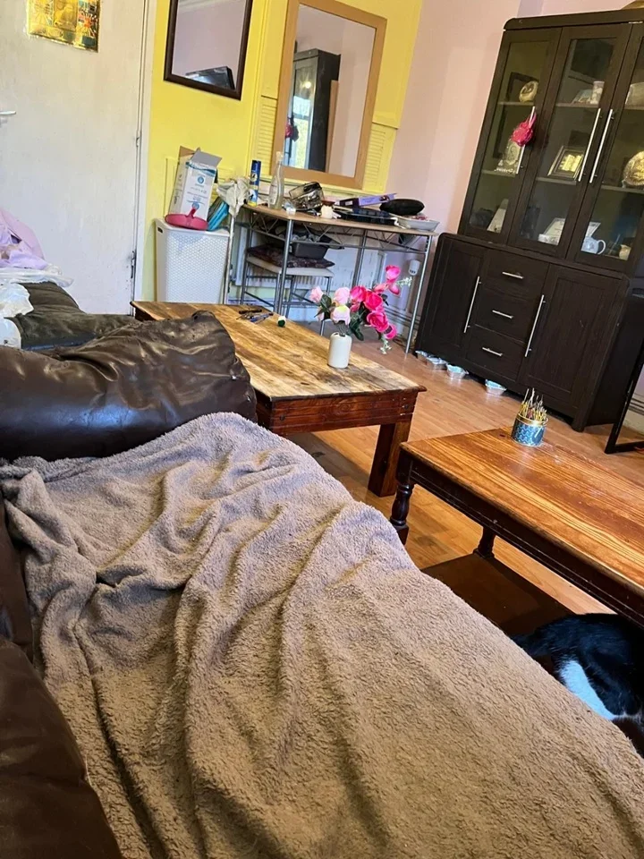 Room Sanctuary Street in Greater London