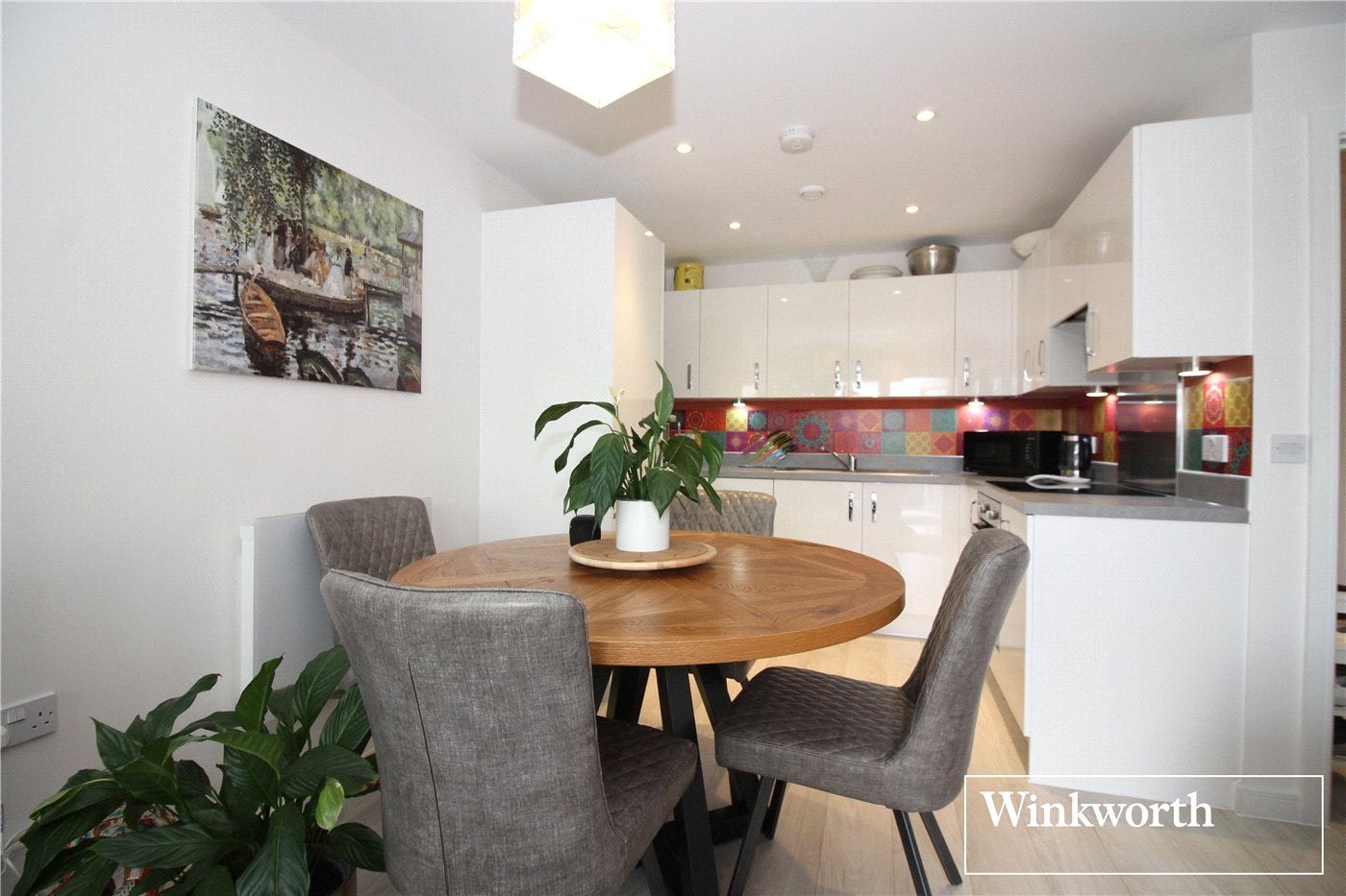 Flat Holmesley Road in Hertsmere