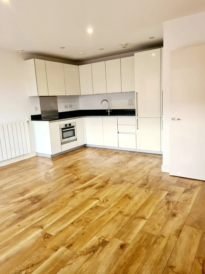 Flat Meadowside in Greater London