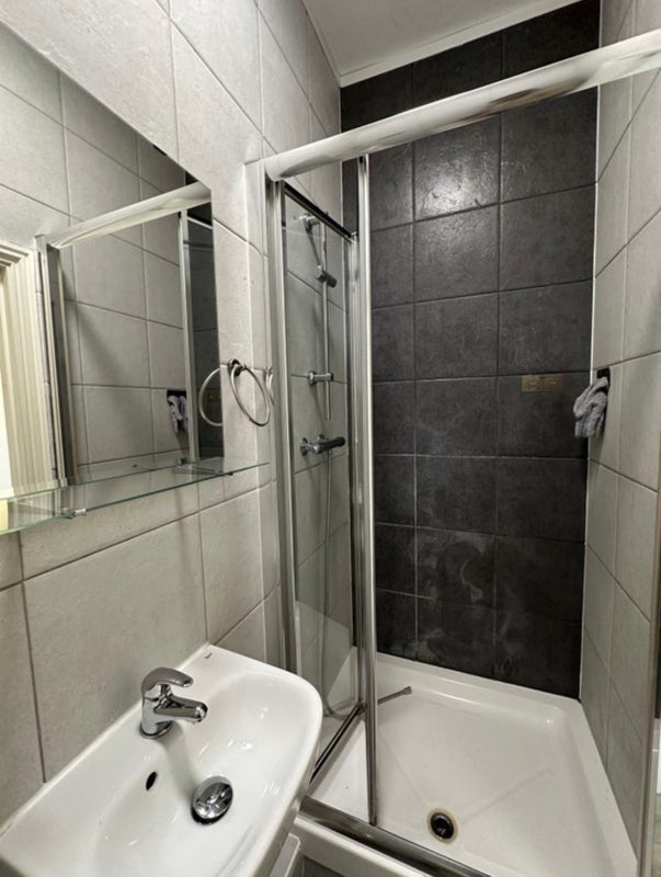 Room Goldsmith Road in Greater London