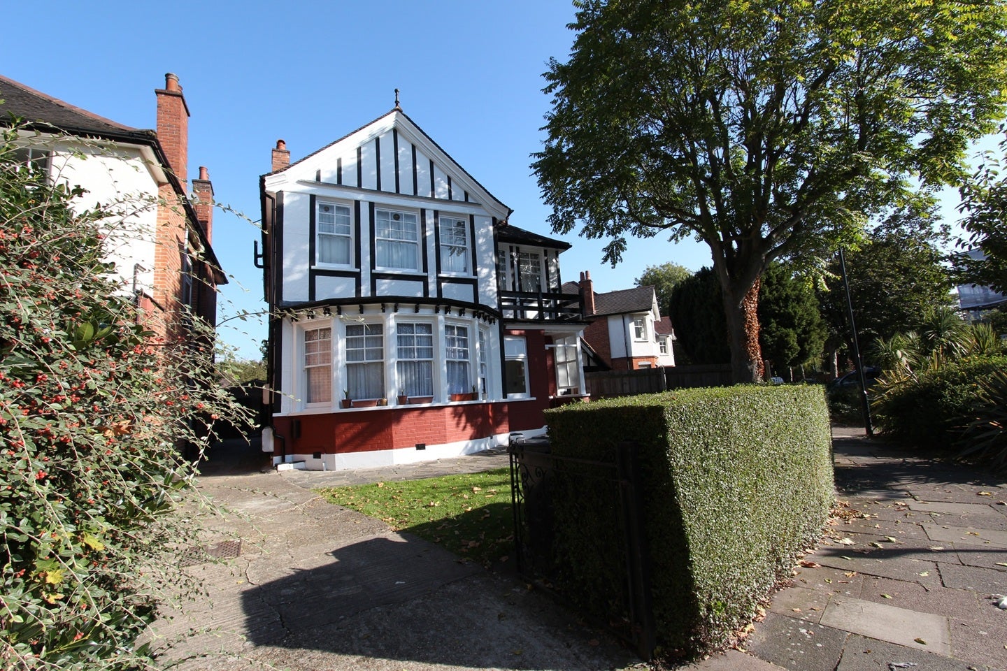 Flat Dartmouth Road in Greater London