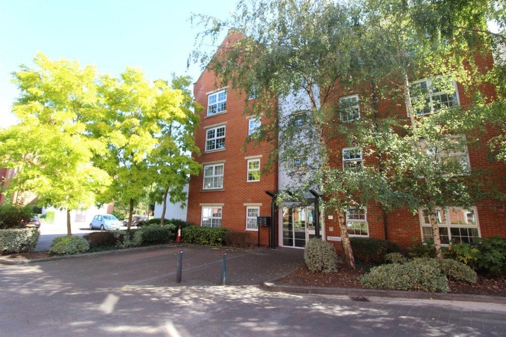 Flat Tanners Row in Wokingham