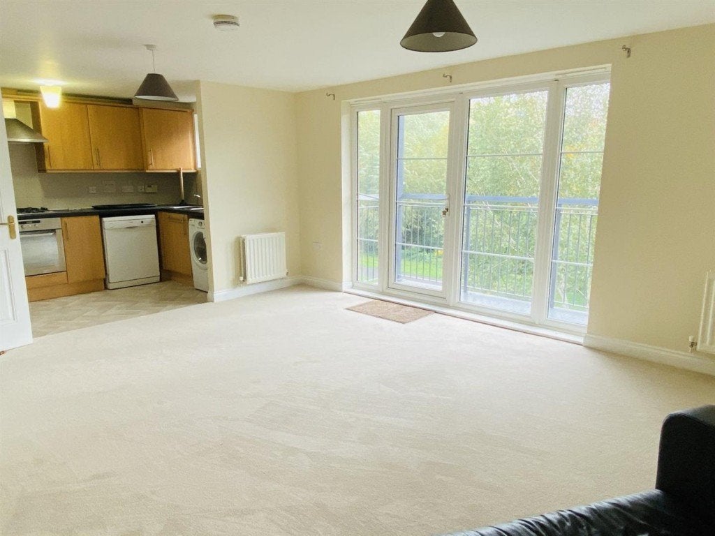 Flat Tanners Row in Wokingham