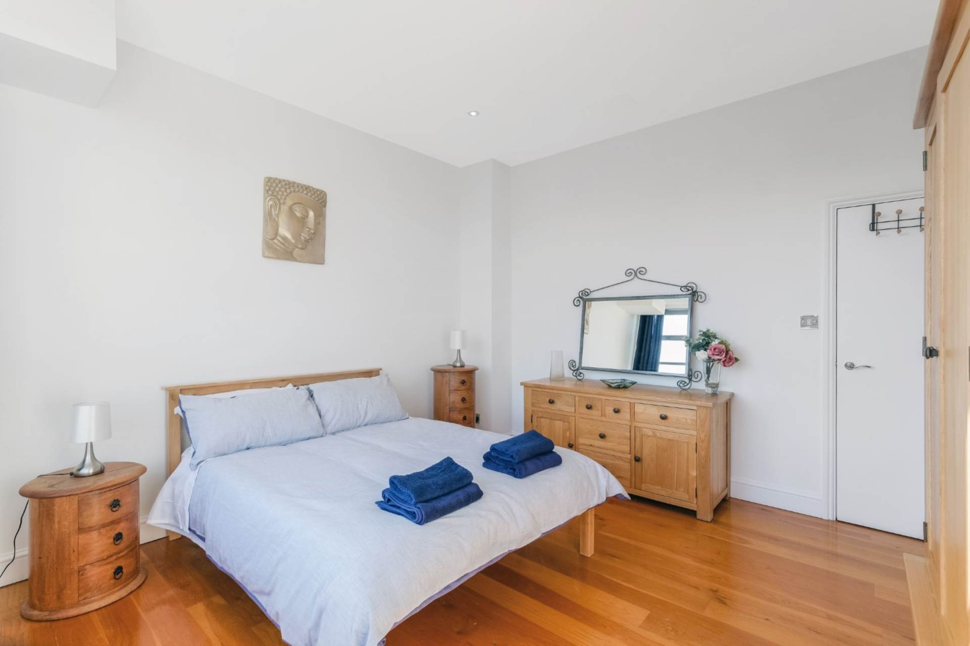 Flat Shepherdess Walk in Greater London