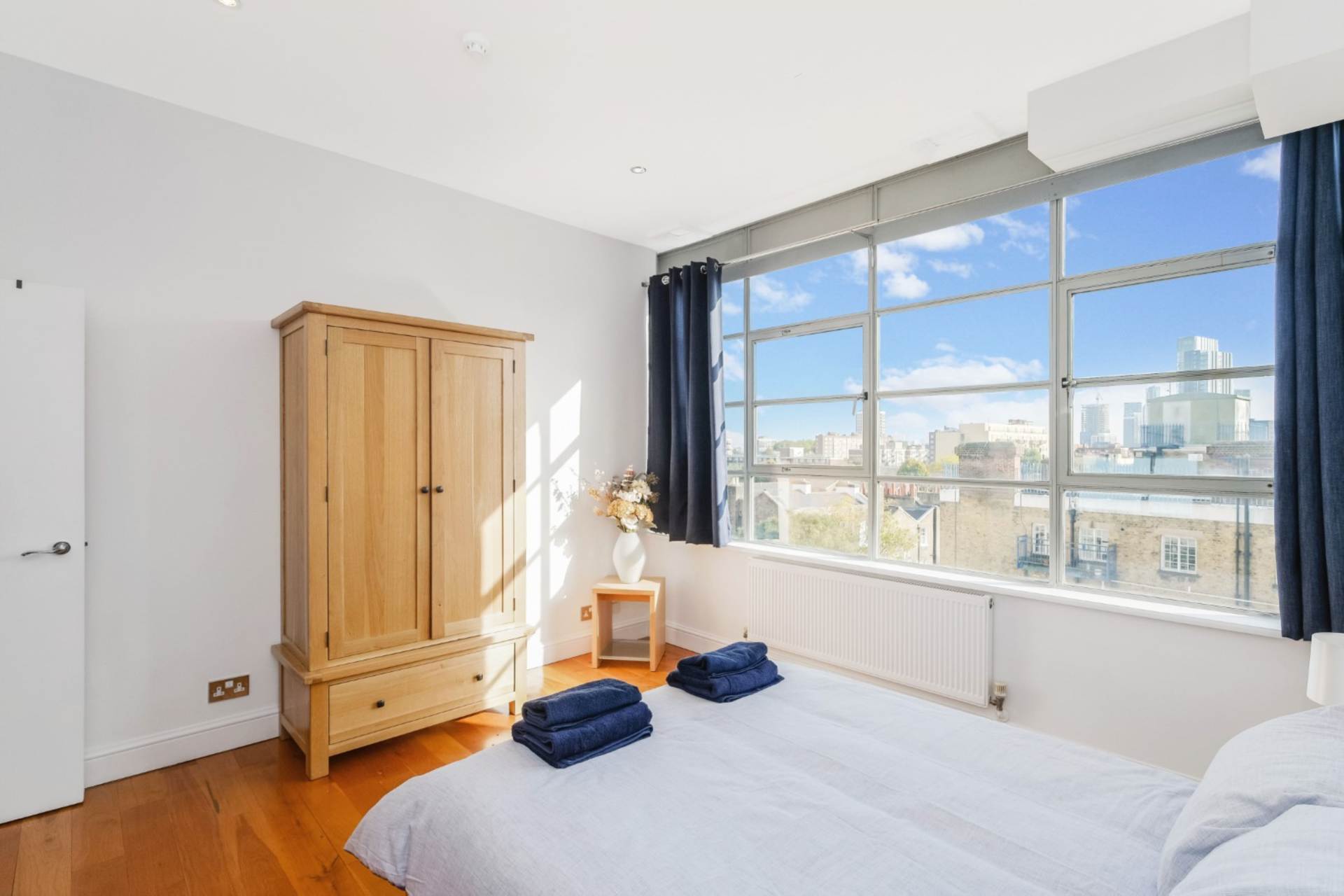 Flat Shepherdess Walk in Greater London