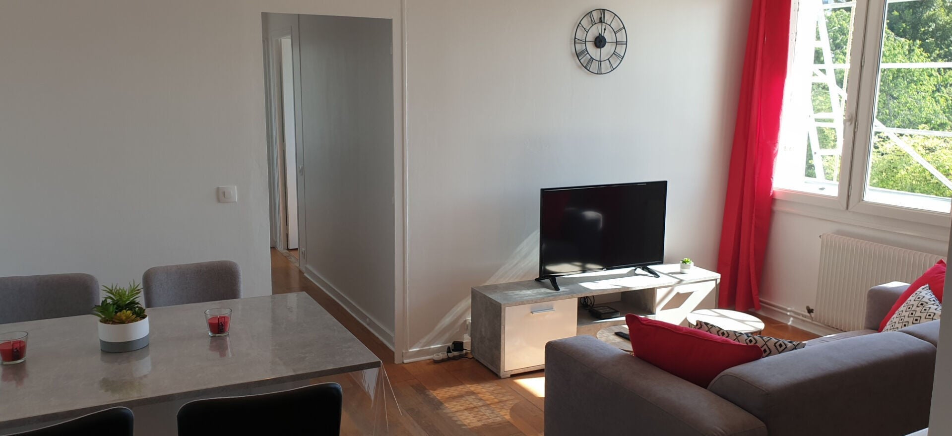 Room Rue des Charmes in Le Mans