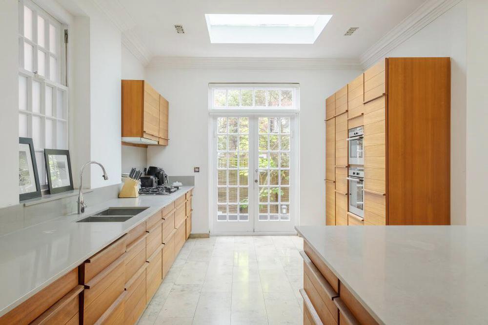 House Hamilton Terrace in City of Westminster