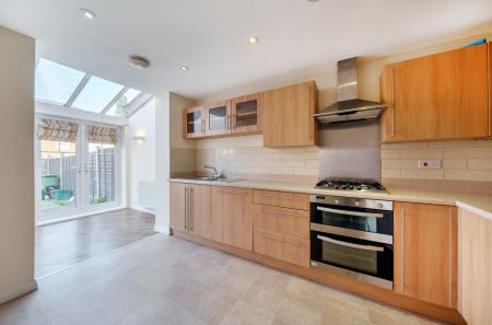 Flat Renwick Drive in Greater London