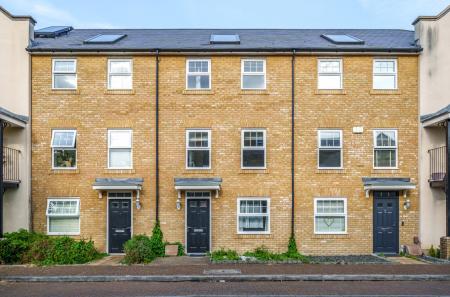 Flat Renwick Drive in Greater London