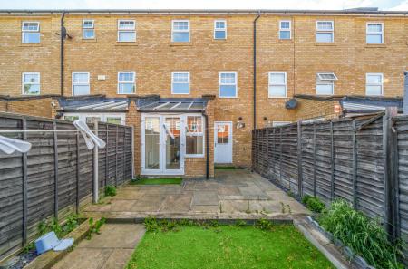 Flat Renwick Drive in Greater London