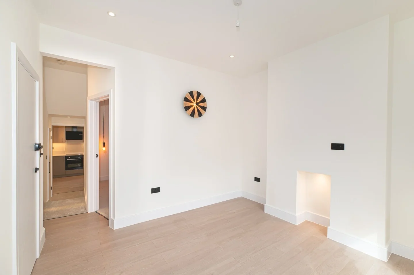 Flat Quicks Road in Greater London