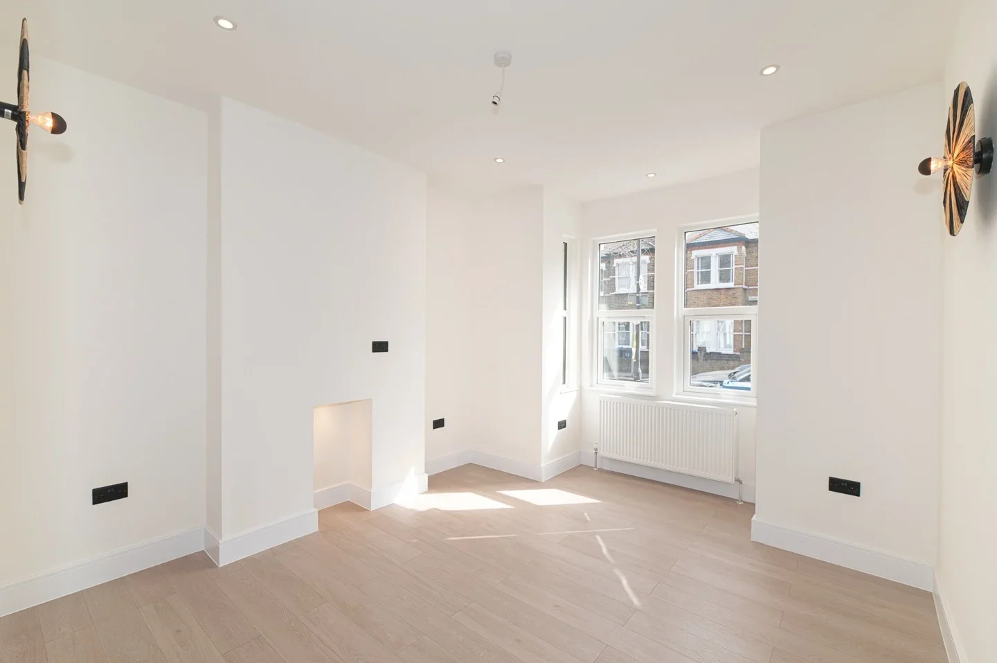 Flat Quicks Road in Greater London