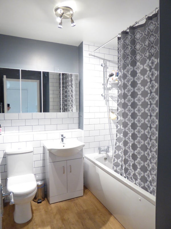Room Beaconsfield Road in Greater London