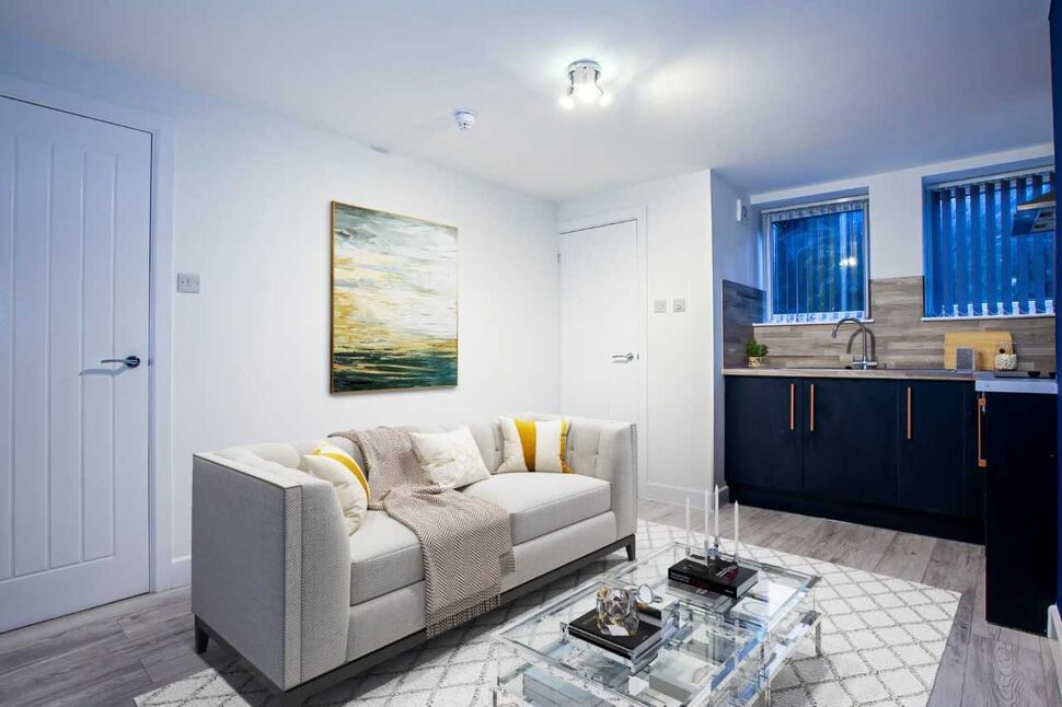 Flat Grosvenor Road in Newcastle-under-Lyme