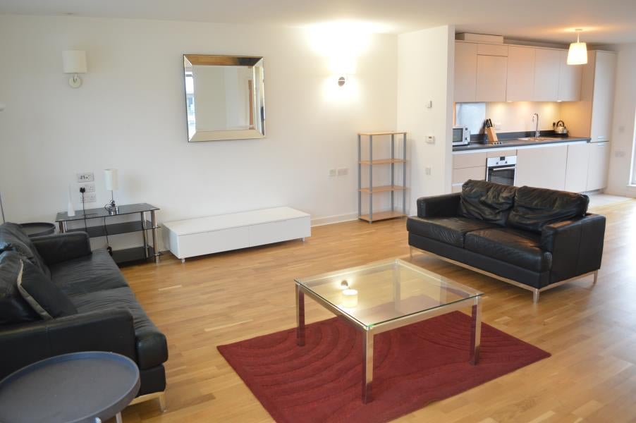 Flat Empire Way in Greater London