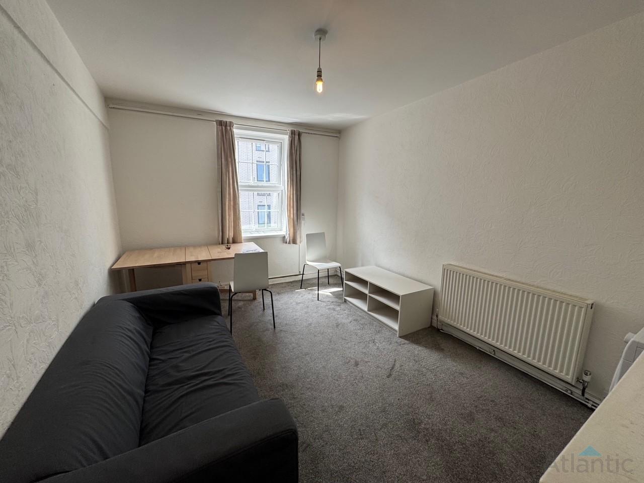 Flat Wentworth Street in London