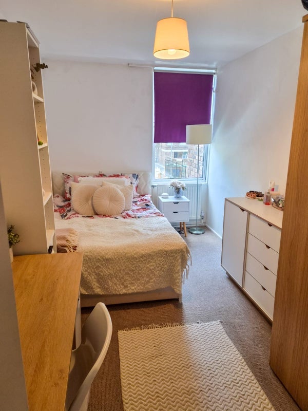 Room Upper Caldy Walk in Greater London
