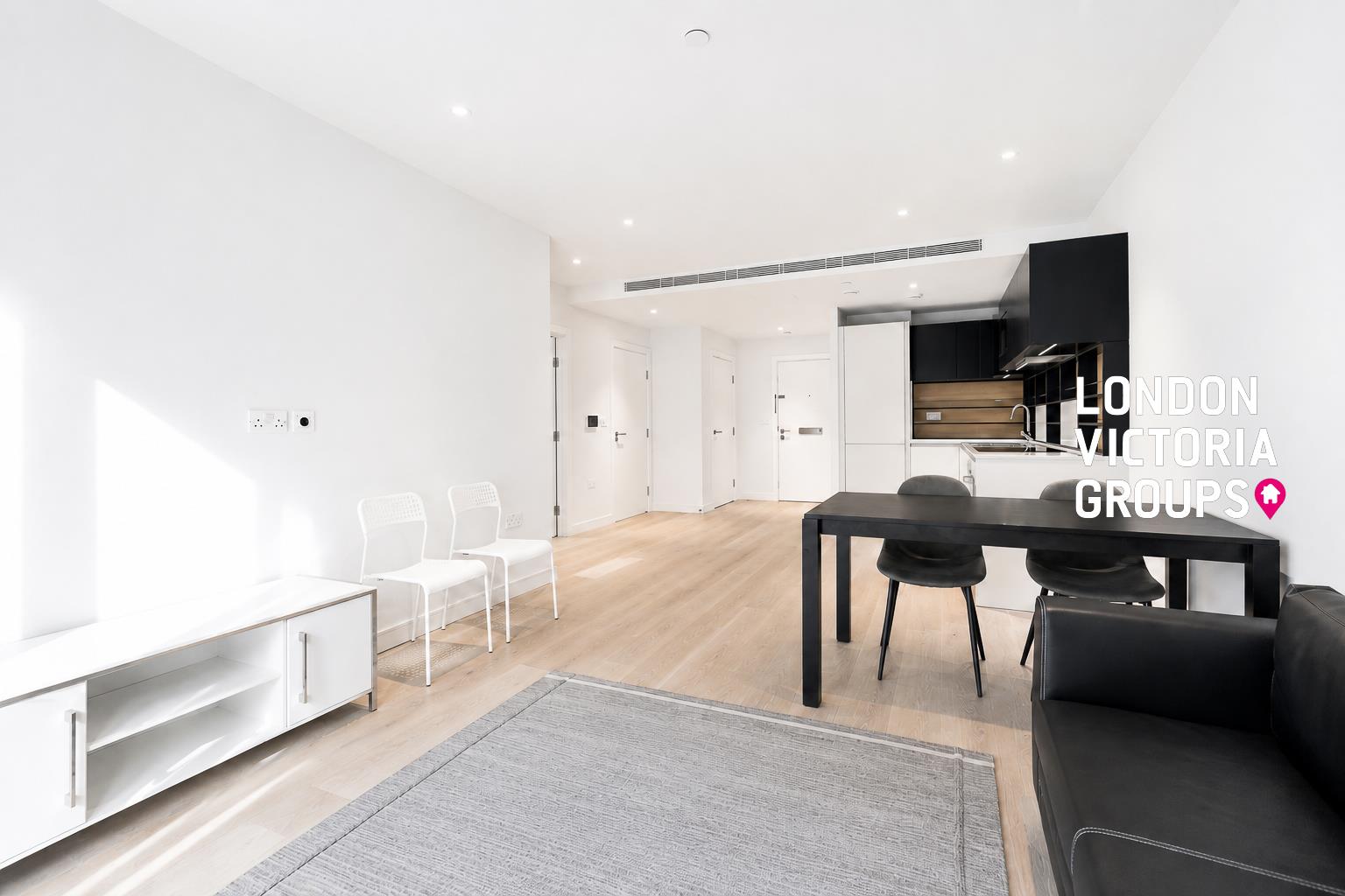 Flat Thurstan Street in Greater London