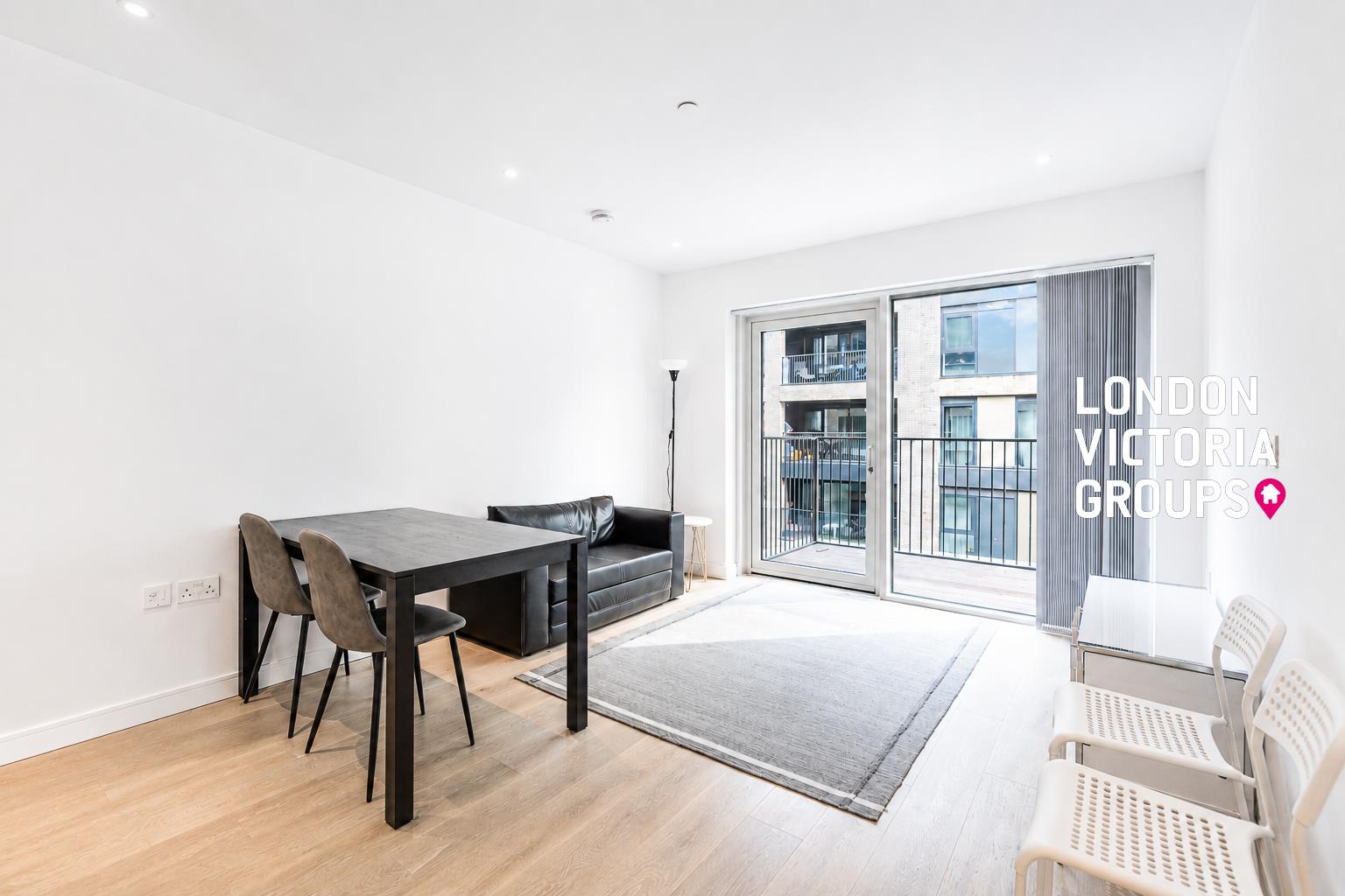 Flat Thurstan Street in Greater London