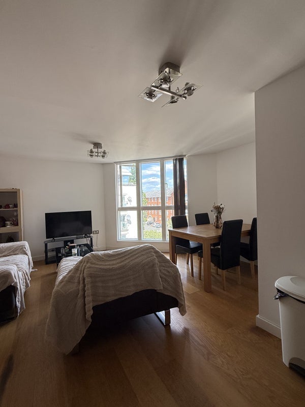 Room Canada Street in Greater London