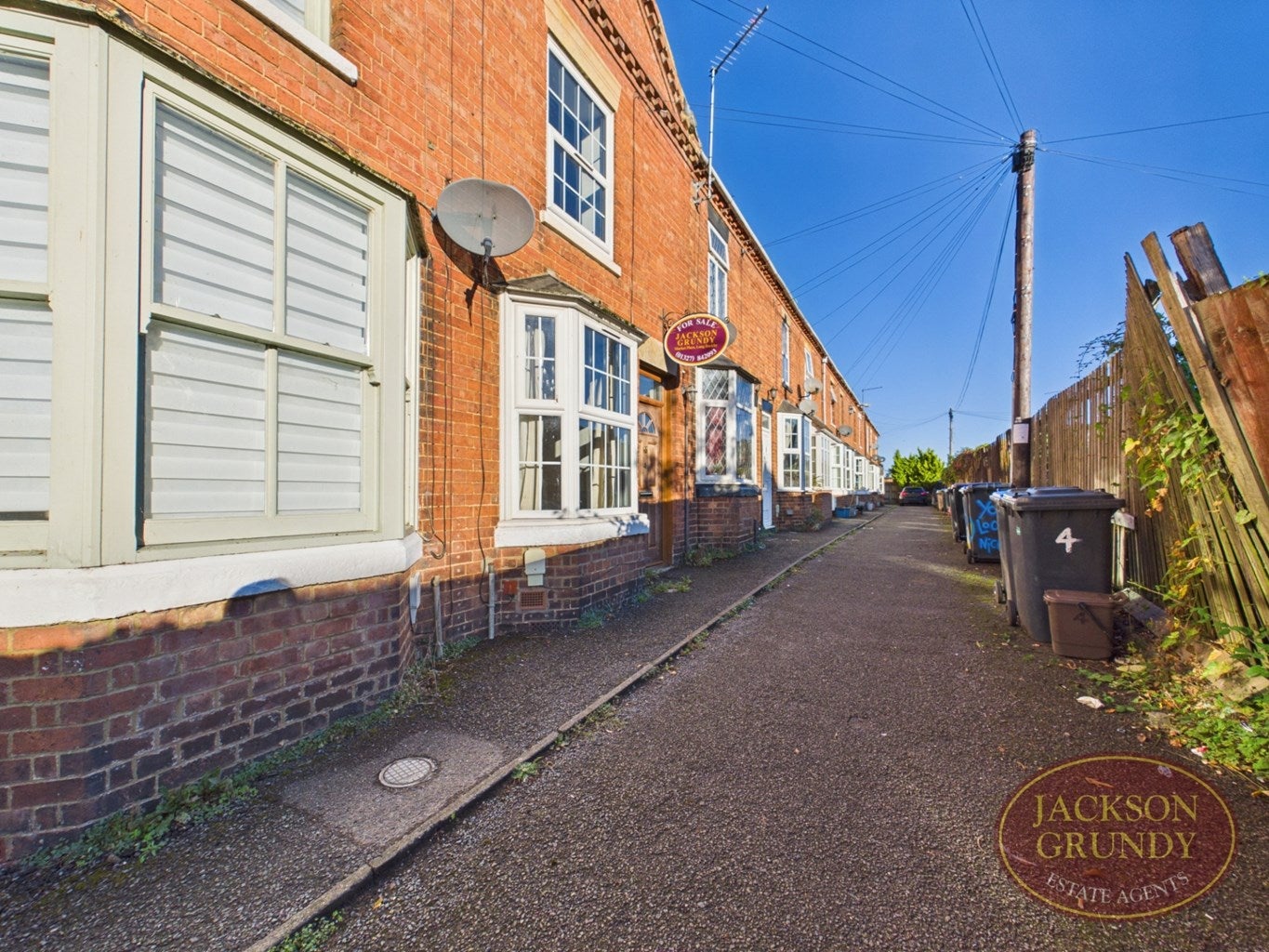 House Sanders Terrace in Long Buckby