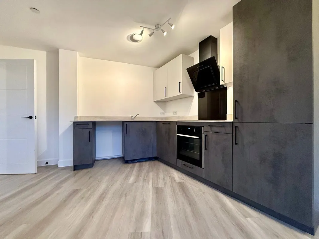 Flat Parkstone Road in Poole