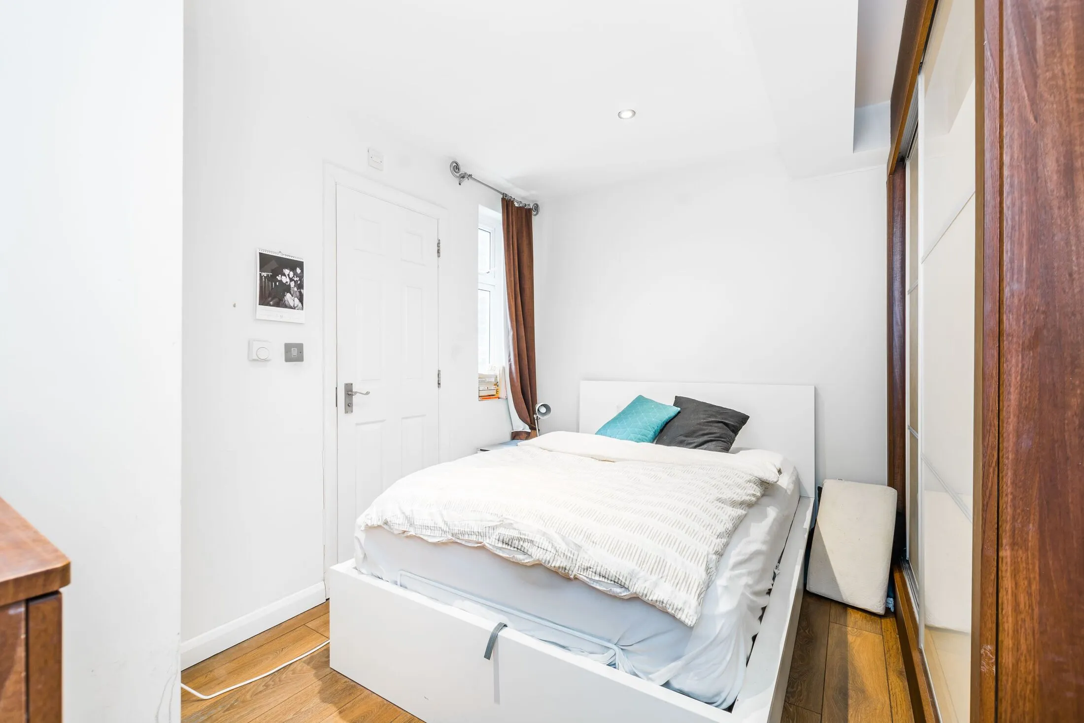 Flat Kingsland High Street in Greater London