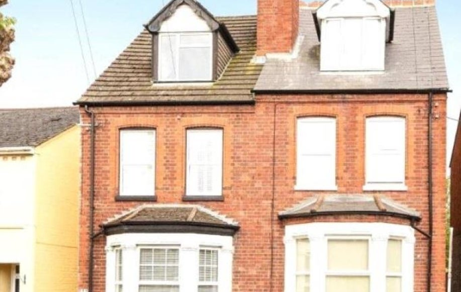Flat Waverley Road in Reading