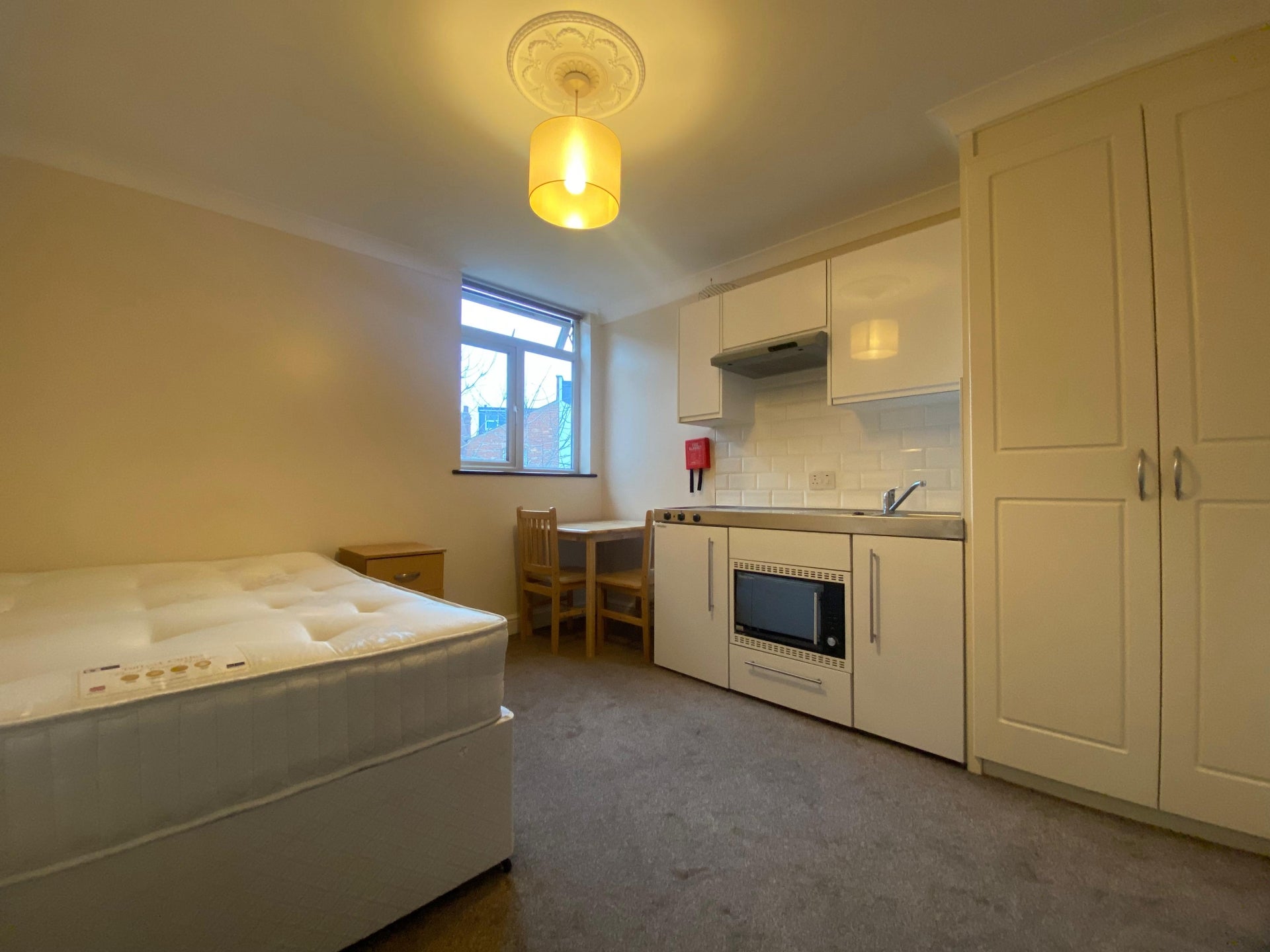 Flat Olive Road in Greater London