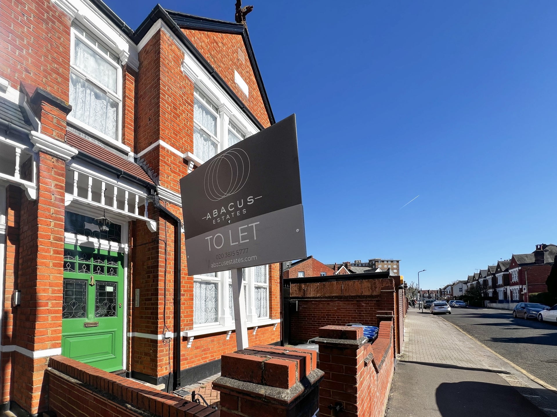Flat Olive Road in Greater London