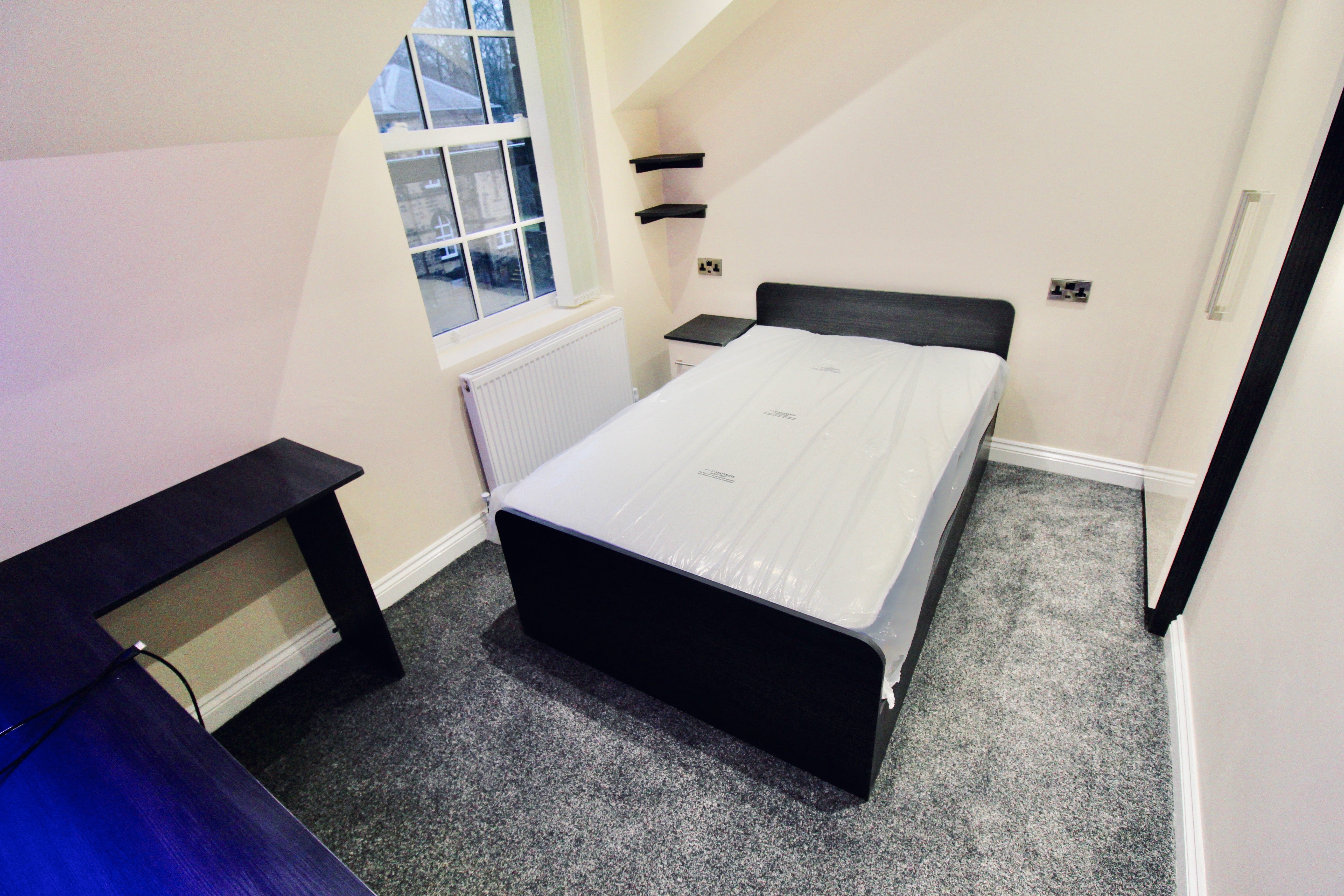 Flat Ashwood Terrace in Leeds