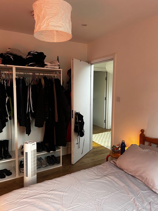 Room Upper Clapton Road in Greater London
