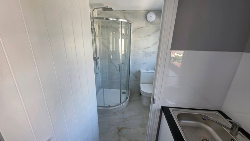 Room Cleveley Crescent in Greater London