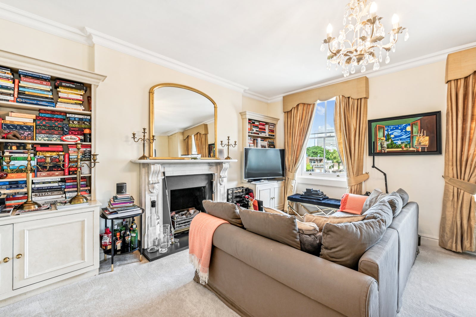 Flat Onslow Gardens in Greater London