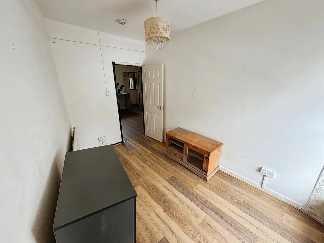 Flat Woodfield Street in Swansea